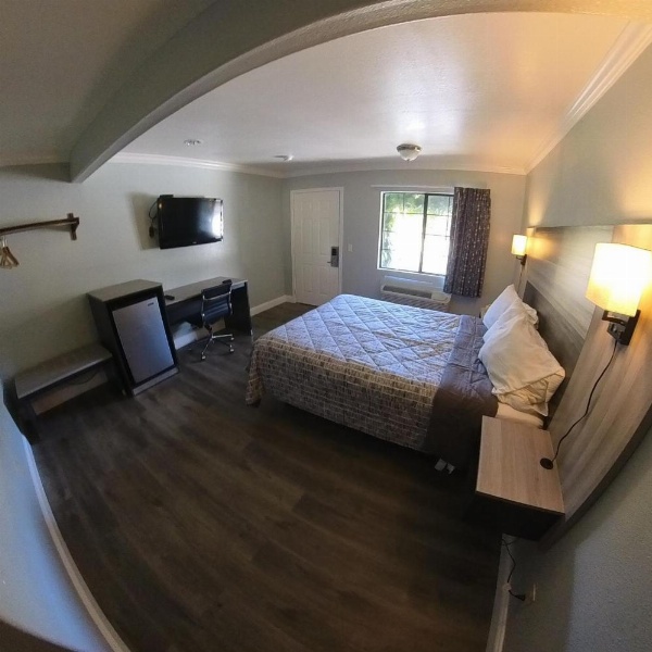 Monterey Oceanside Inn image 11